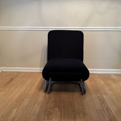 Modern Black Lounge Chair with Ottoman – Compact & Stylish