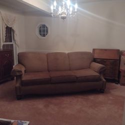 Bassett Couch