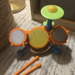V-Tech Kids Drum set