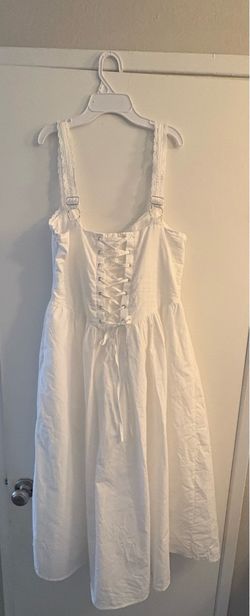 White maxi dress with slit