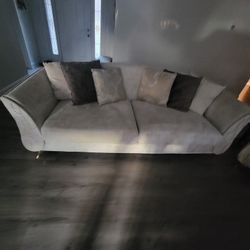 Living room set with extra pieces included 