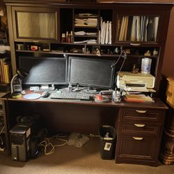 Desk With Hutch 