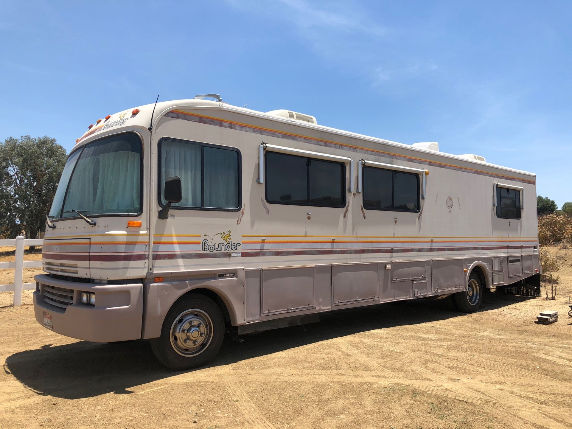 Bounder Cummins Diesel Motorhome for Sale in Menifee, CA - OfferUp