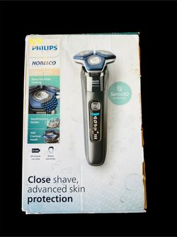 PHILIPS NORELCO 7300 Electric Shaver