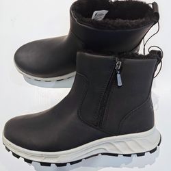 Khombu Women's Sienna All-Weather Water Repellent Boots Black 8 New with Box.