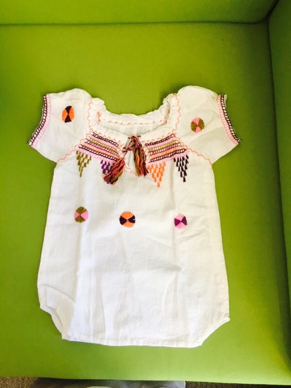 Vestidos de manta para niña.
