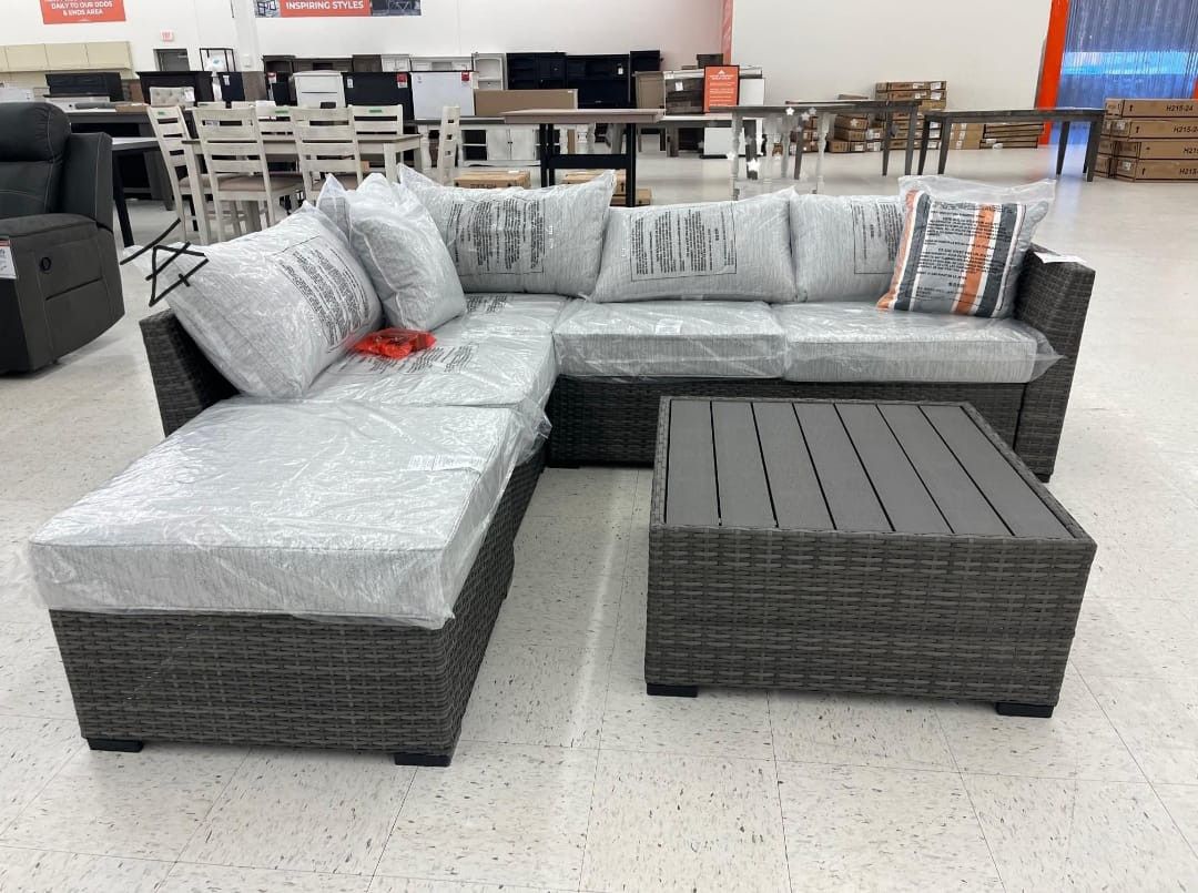 Cherry Gray Point 4-Piece Outdoor Sectional Set
Ashley Furniture$10 Down Payment And Financing Available