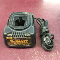 Dewalt 7.2V - 18V 1- Hour Battery Charger No-Cd  18 Volt