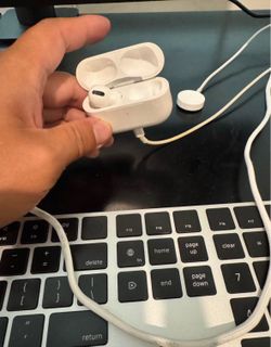 AirPods Pro Charging Box