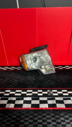 2009-2010-2011-2012-2013-2014 FORD F-150 FRONT RIGHT PASSENGER  SIDE HEADLIGHT OEM