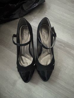 Black Mary Jane heels with buckle detail #maryjane #buckle