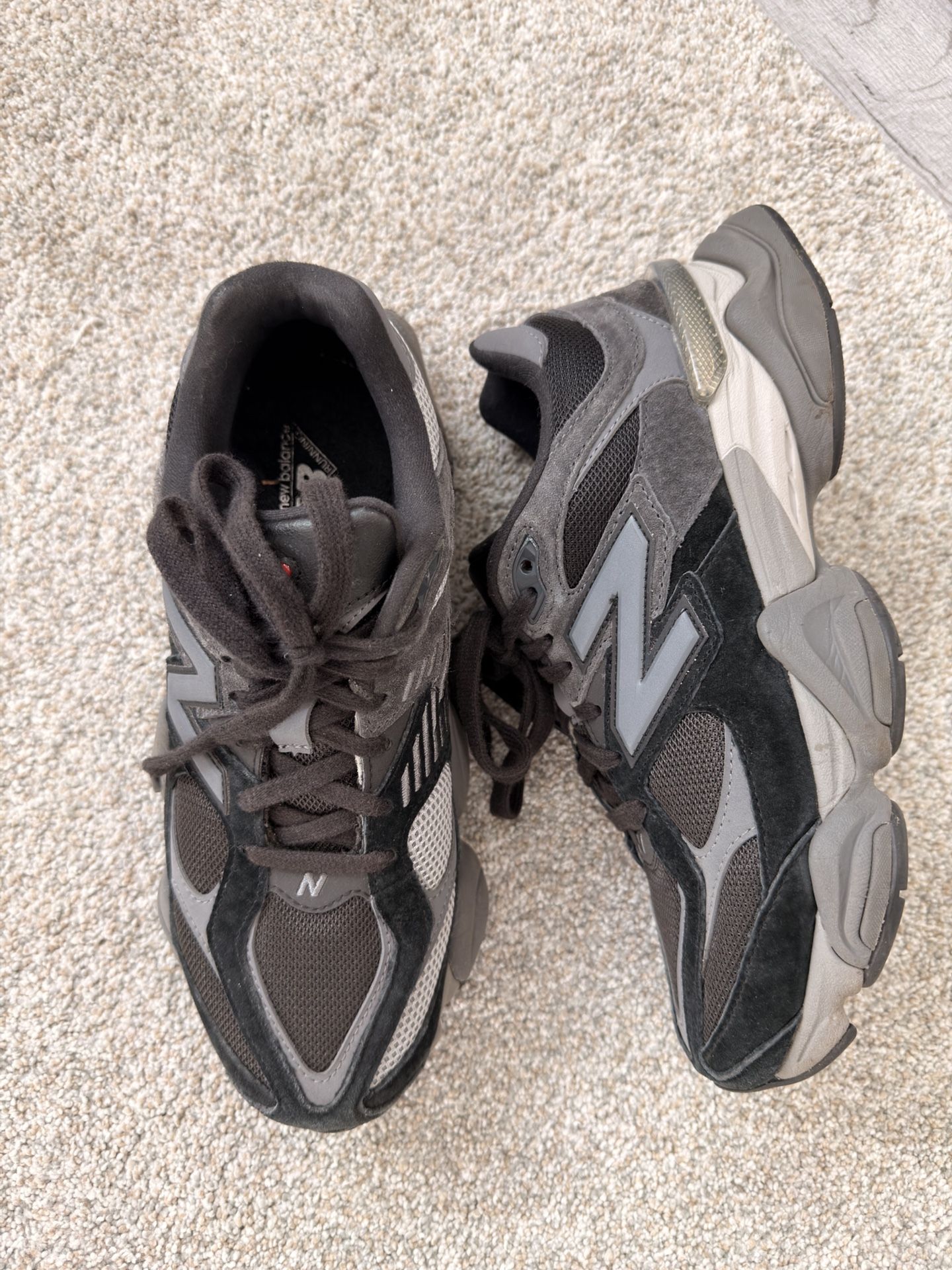 New Balance 9060 Black M8.5 W10