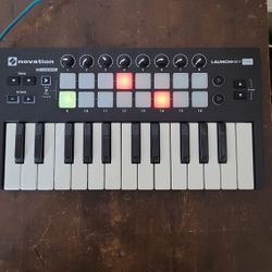Novation Midi Controller MKII