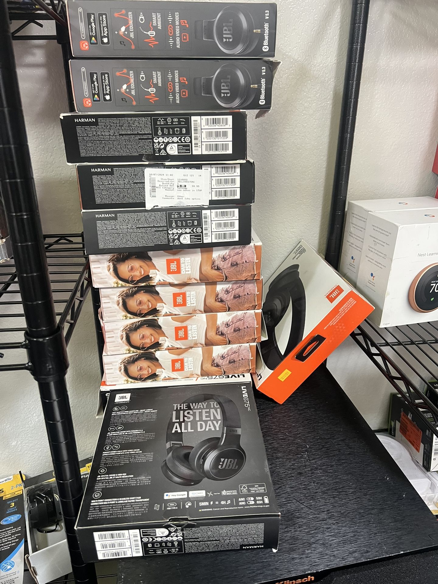 LIVE675NG THE WAY TO LISTEN ALL DAY LIVE Ố0U00 COOGeCEO AEL SPATIL SOUND A HIGH-RES JEL ET HAUTE RÉS MUT-PONT CONNECTION & SEA LI-PONT A JUM CONVECTIO