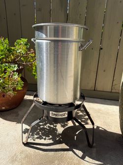 Bayou Classic Turkey Fryer and Gas Cooker - Stockpot - 32 quart - 18 lb Turkey