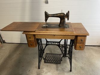 1916 Singer Sewing Machine 
