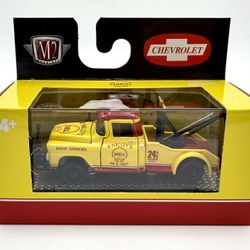 M2 1:64 Scale Diecast Model Car - 1958 Chevrolet Apache Tow Truck (Shell) 