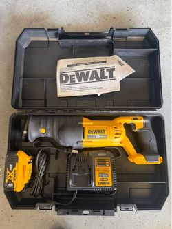 DeWalt cordless reciprocating saw kit