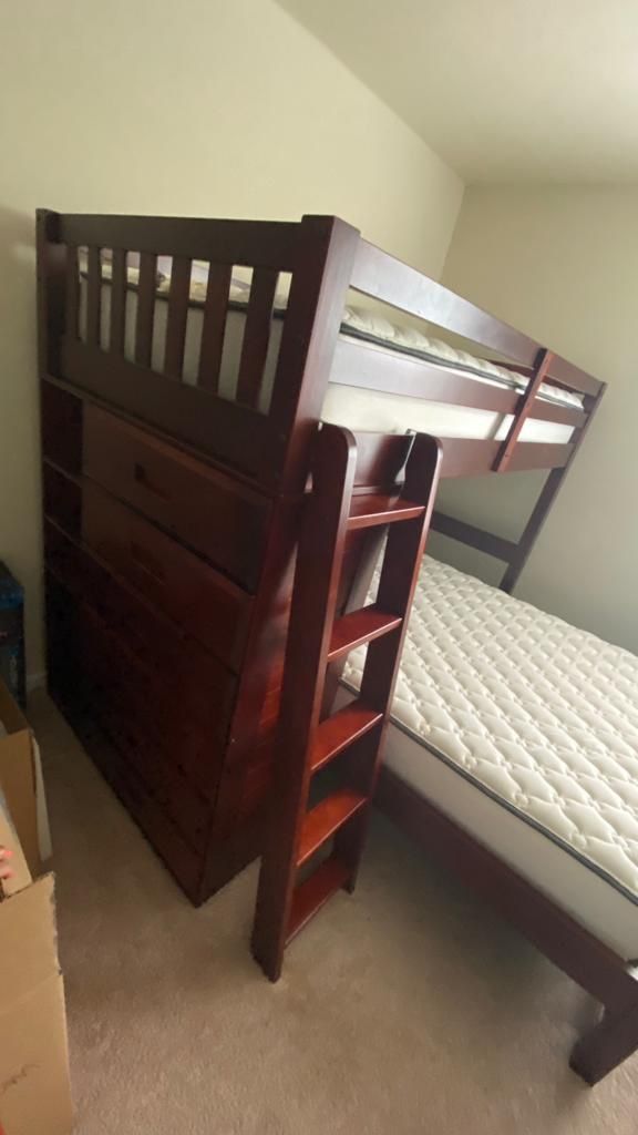 Twin/Full bunk bed with attached dresser