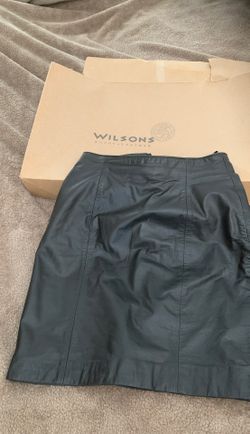 Leather skirt. Black