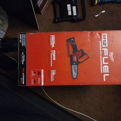 Milwaukee M 12 Fuel Chainsaw