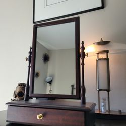 dresser mirror 