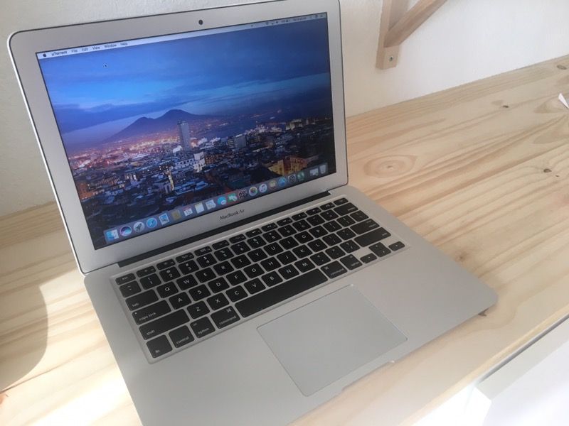 macbook air 13" perfect condition