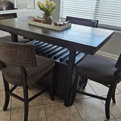 Ashley's Dinning Hightop Table 