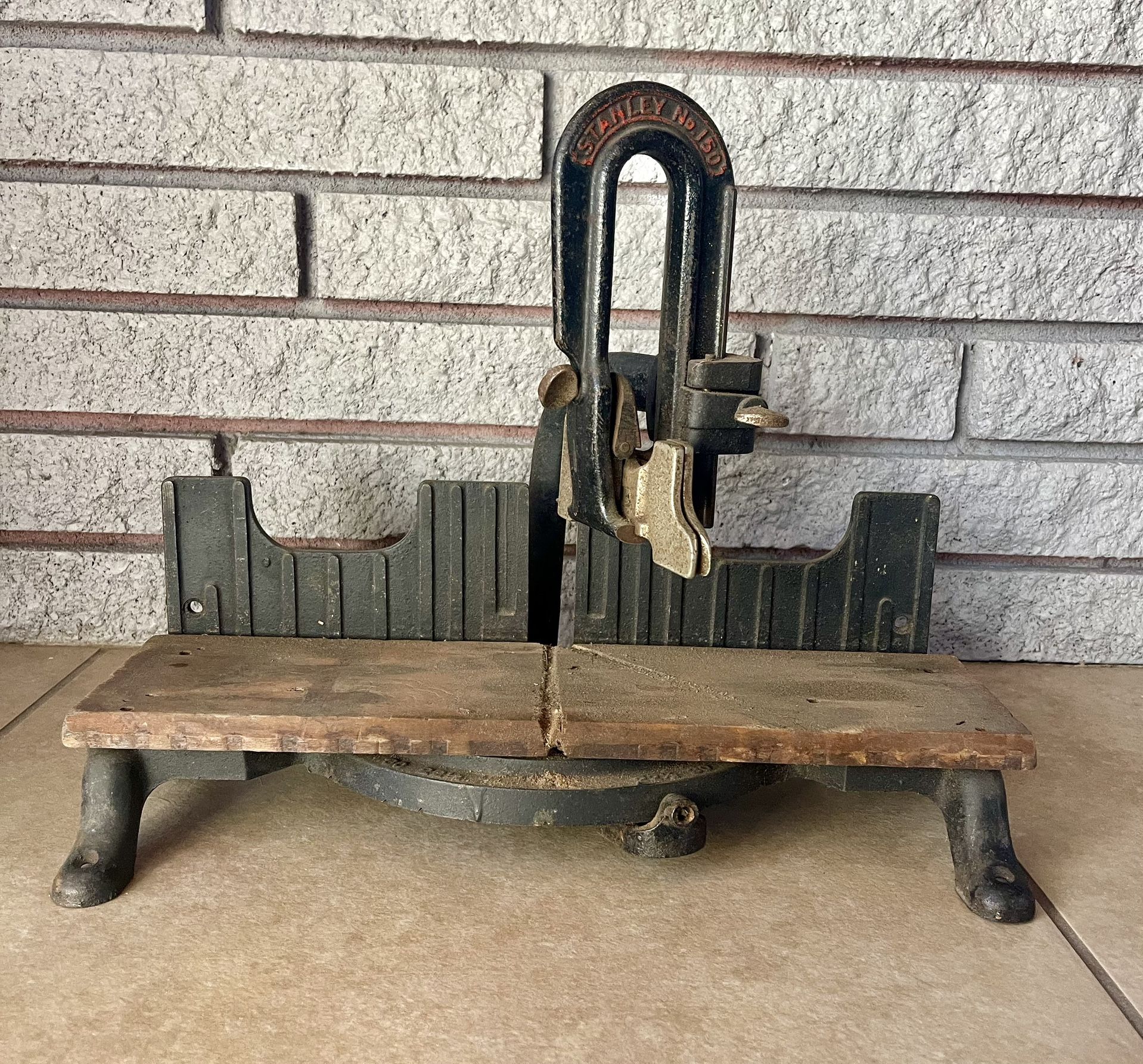 Antique Vintage Stanley No 150 Cast Iron Miter Saw Box Woodworking Tool USA Tooling