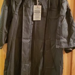 Jostens Graduation Gown Black With Cap Height 5'1 - 5'3    New In Excellent Condition 