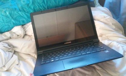 Samsung notebook Windows 8 LIKE NEW!