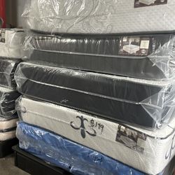 🚛MATTRESS. SALE. BRAND NEW. 🆕 TWIN SIZE. $100. FULL SIZE. $180. QUEEN SIZE. $199. OPEN 7 DAY AVAILABLE DELIVERY 303 POCASSET AVE PROVIDENCE RI 