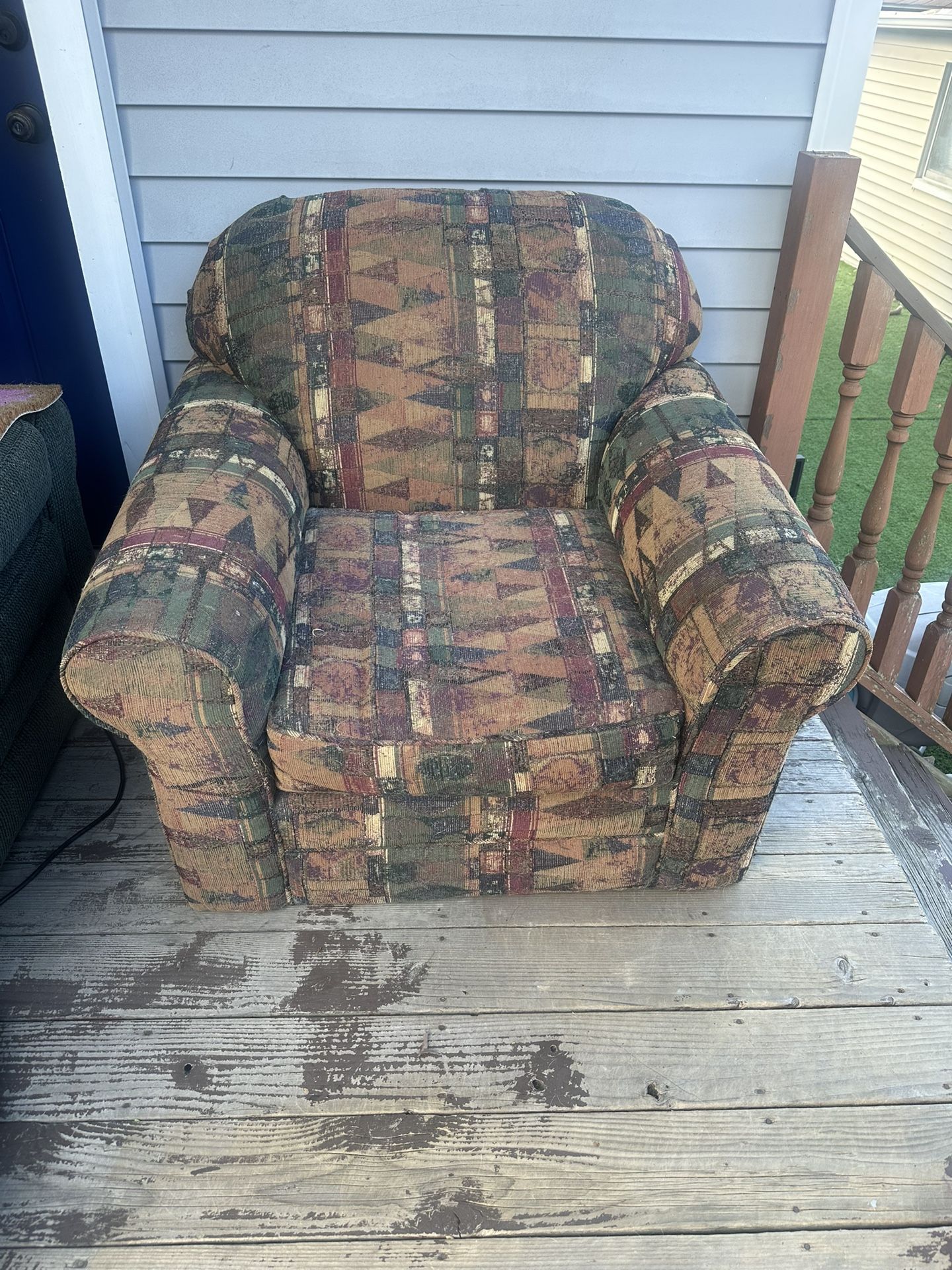 Cozy Arm Chair - Living Room/Bedroom 