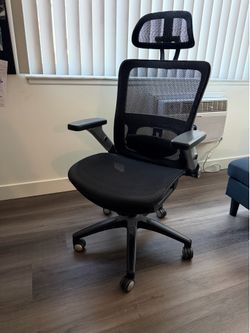 COLAMY ergonomic chair with footrest
