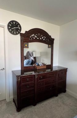 Queen bedroom set