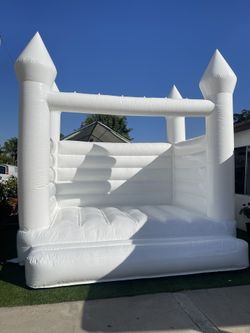 White Jumper / Bouncer