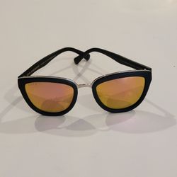 Diff Eyewear Cateye Rose Pink Polarized Mirrored Sunglasses MB-PK07P.
Pre-owned, good shape, please see photos for details