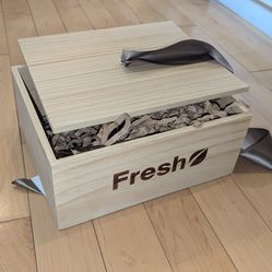 Free wooden box with lid