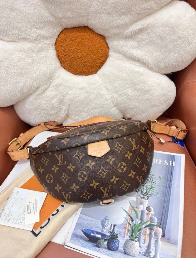 2018 Louis Vuitton Monogram Bumbag