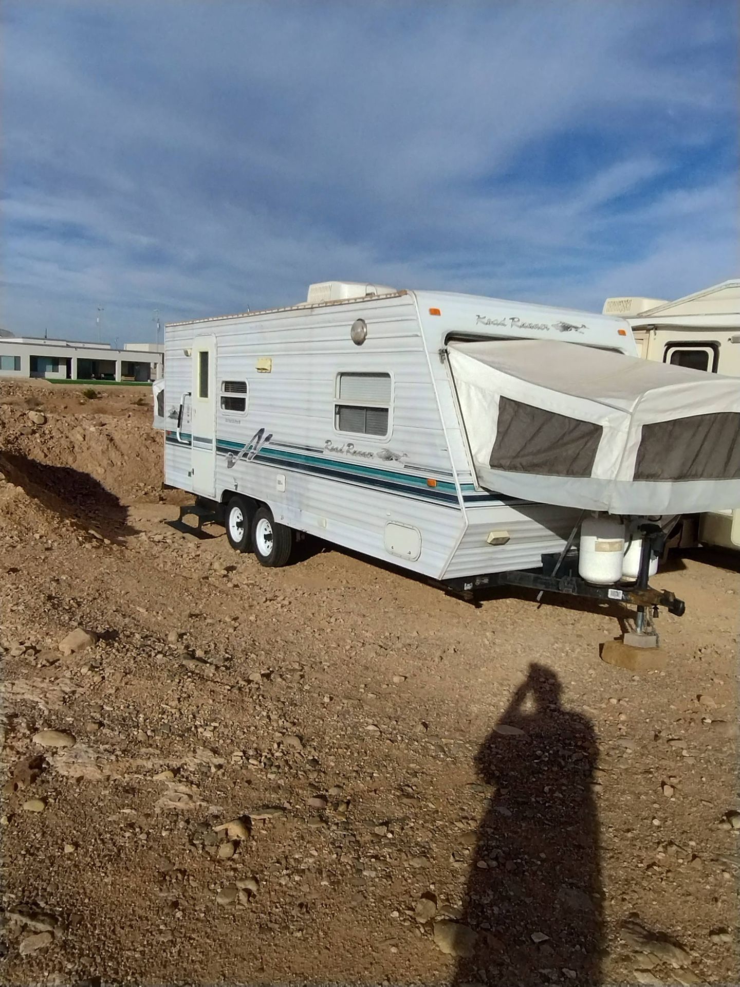 2002 Nomad Road Runner 23ft hybrid trailer with living room slide light weight