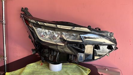 2021-2023 TOYOTA SIENNA FULL LED RIGHT HEADLIGHT