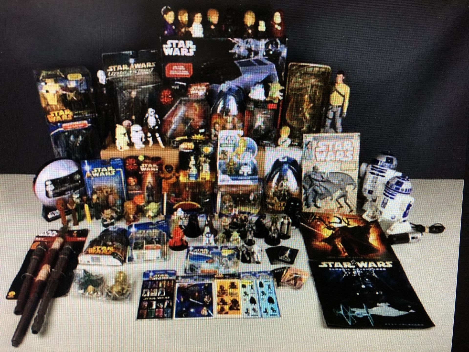 Star Wars collectables - Action figures, books and more