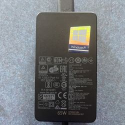 Microsoft Surface 65W Power Supply