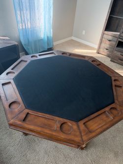 Poker table with reversible top and 4 chairs