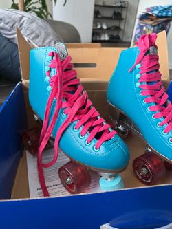 $80 Beautiful Roller Blades -Kids size