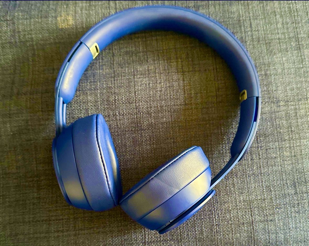 Beats Solo Pro With Travel Case