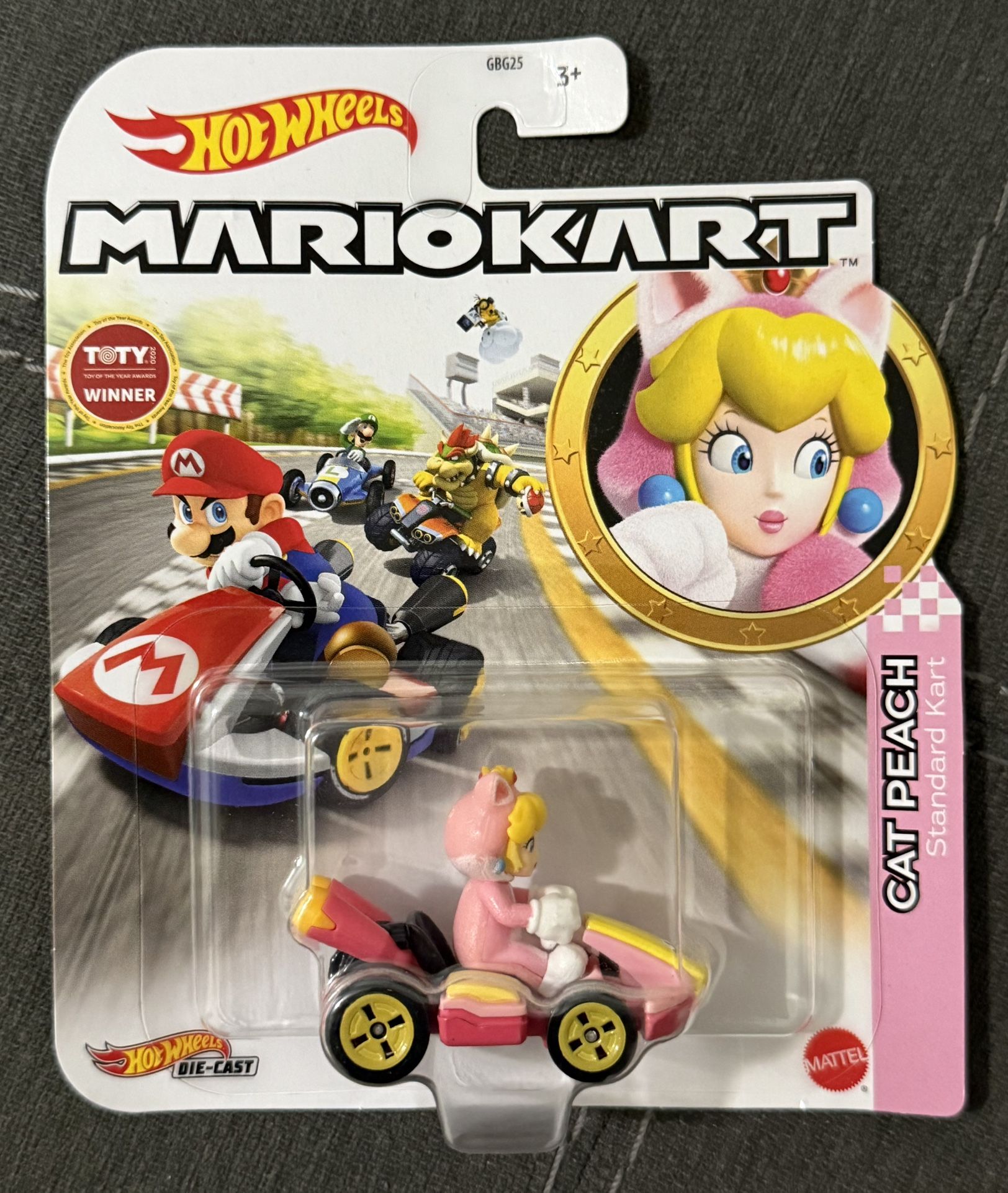 Hot Wheels Mario Kart Cat Peach Standard Kart - New NIB