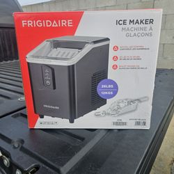 Frigidaire 26lb Compact Ice Maker