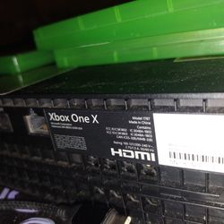 Xbox One X 