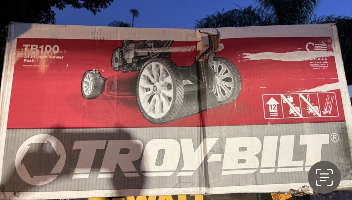 Troy-Bilt TB100 Lawn